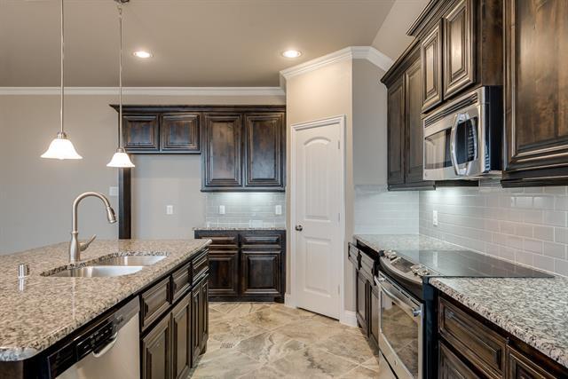 Building Photo - 1400 River Oak Ln