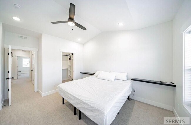 Building Photo - Like-New 3BD/2.5BA Home | Garage + Fenced Yard + W/D Included! $500.00 Rent Credit for the month ...