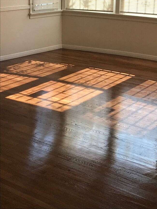 Building Photo - 1803 W 36th St