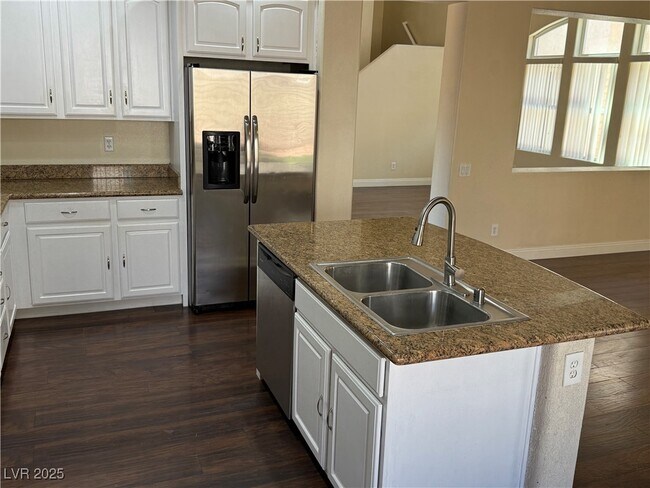 Building Photo - 856 S Colina Alta Pl