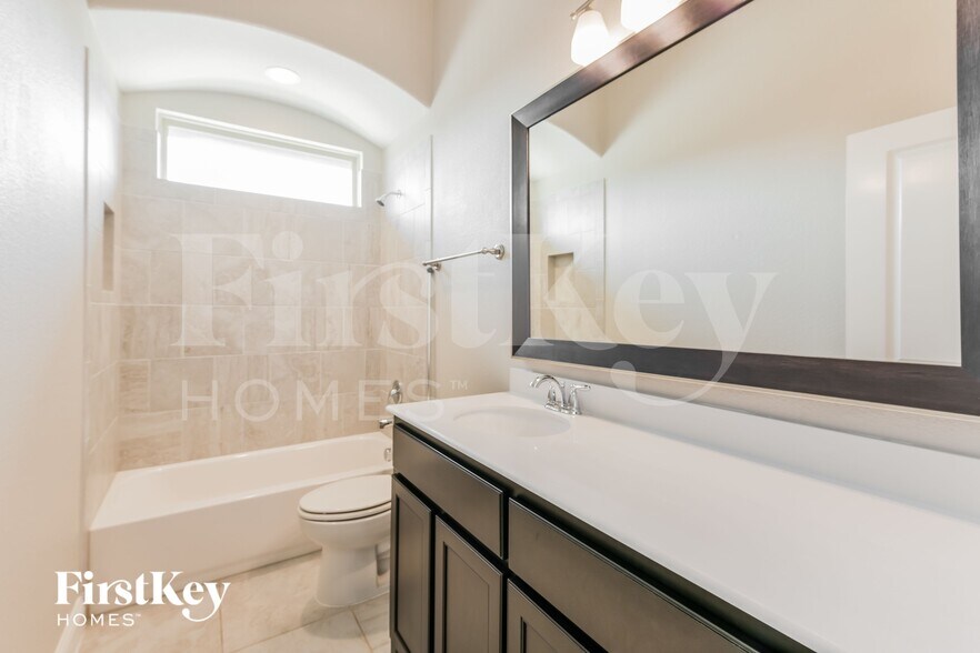 Building Photo - 4041 Honeyapple Way