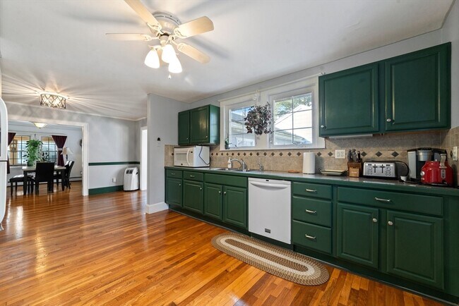 Building Photo - 101 W Plain St