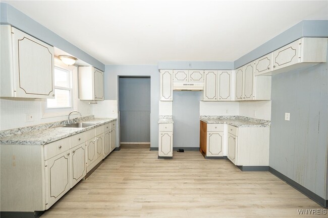 Building Photo - 24 Honduras Ln