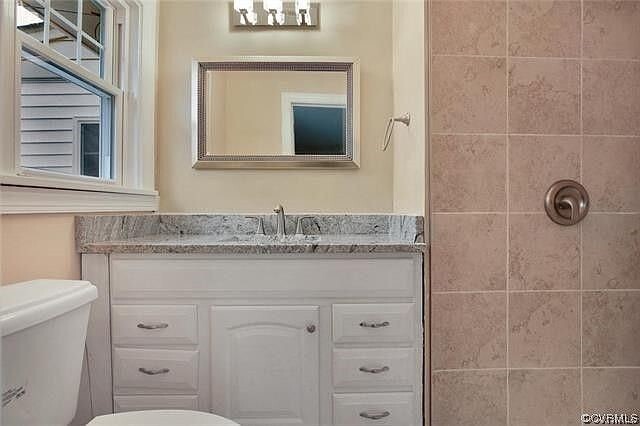 master bath w stand up shower - 8208 Chamberlayne Rd