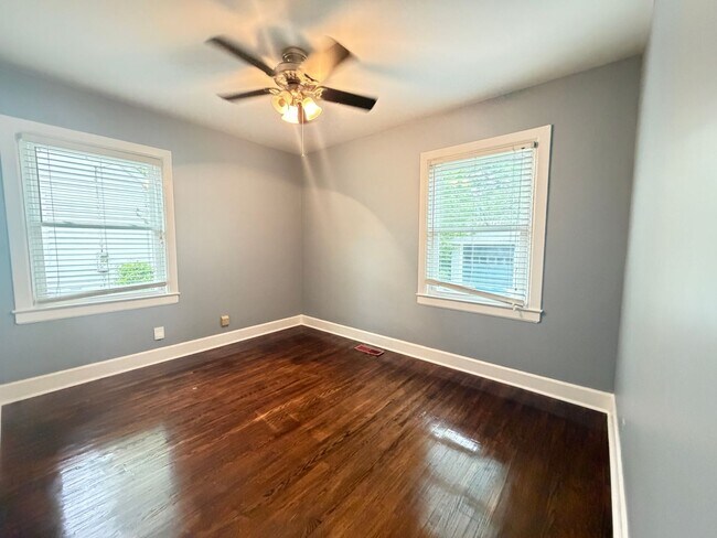 Building Photo - 3 Bedroom Home With A  Basement And Large Back Yard