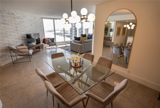 Building Photo - 1717 N Bayshore Dr