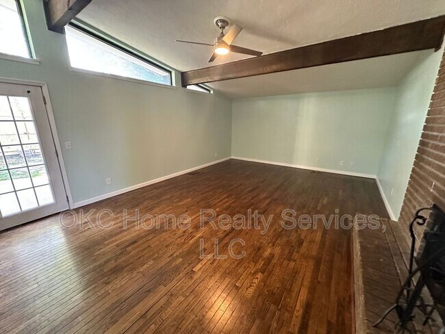 Building Photo - 11004 NW 115th St