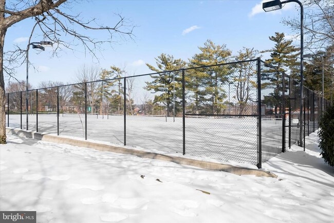 Building Photo - 3031 S Columbus St