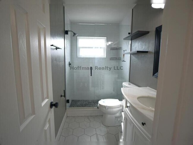 Building Photo - 3-Bedroom Pool Home in St. Pete