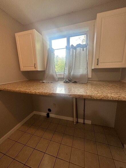 Laundry - 179 Maple Ave