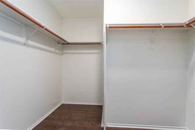 Building Photo - 2629 Clear Brook Dr