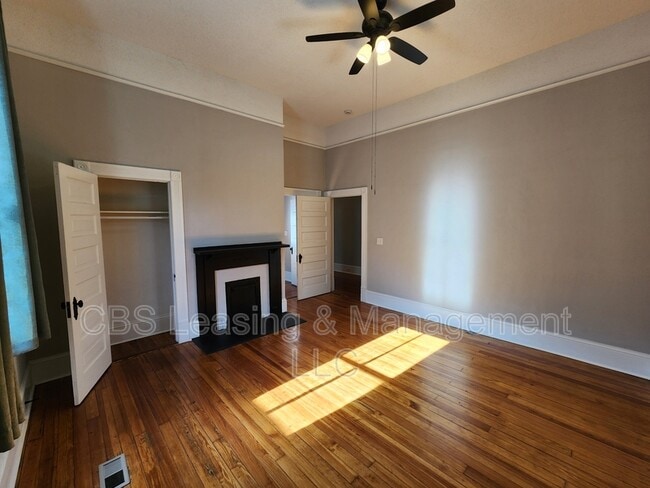 Building Photo - 2908 10th Ave