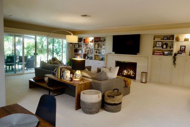 Building Photo - Coming Soon! Cozy home in South Pasadena.