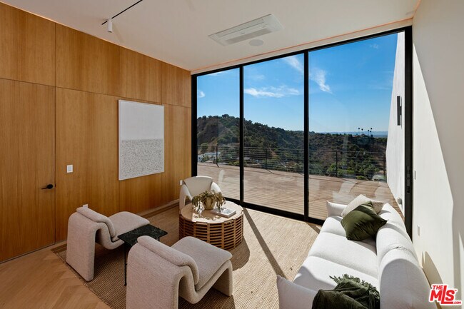 Building Photo - 3699 Alta Mesa Dr