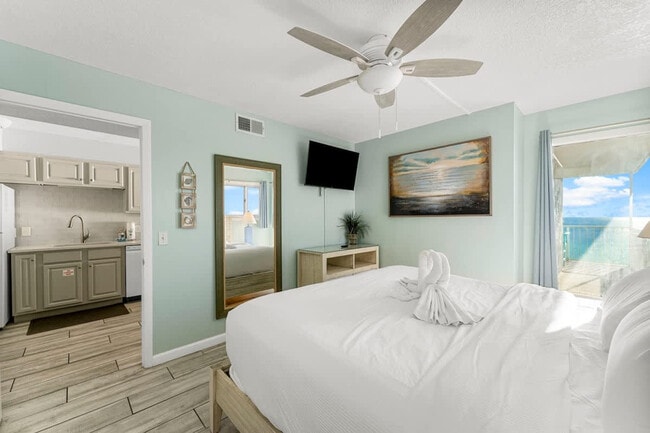 Building Photo - 8743 Thomas Dr