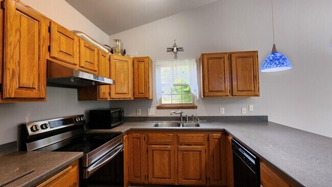 Building Photo - 5153 Oak Valley Dr