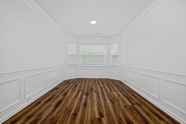 Building Photo - Spacious 5 Bedroom 3 Bath Home in highly sought after Walnut Creek!