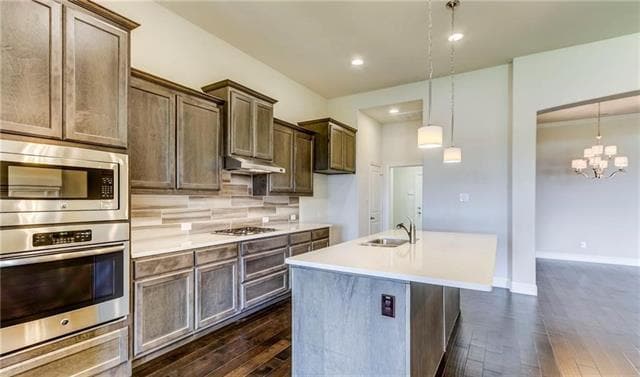 Building Photo - 905 Overton Ave