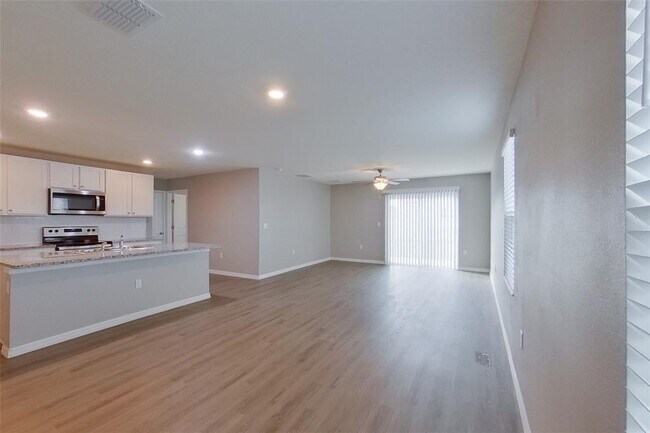 Building Photo - 8584 SW 43rd Ter