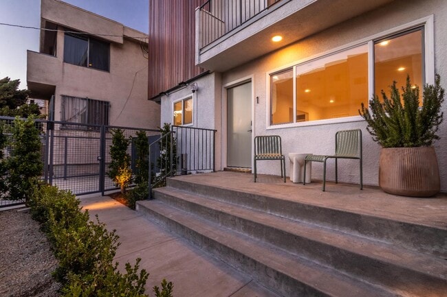 Building Photo - 713 New Depot St