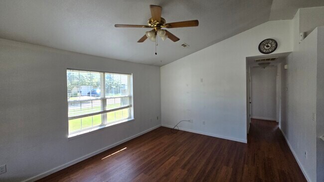 Building Photo - 1660 Tanglewood Ln