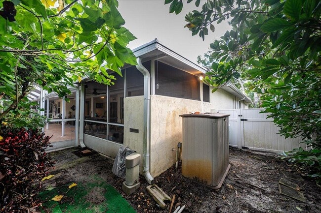 Building Photo - 109 39th Dr
