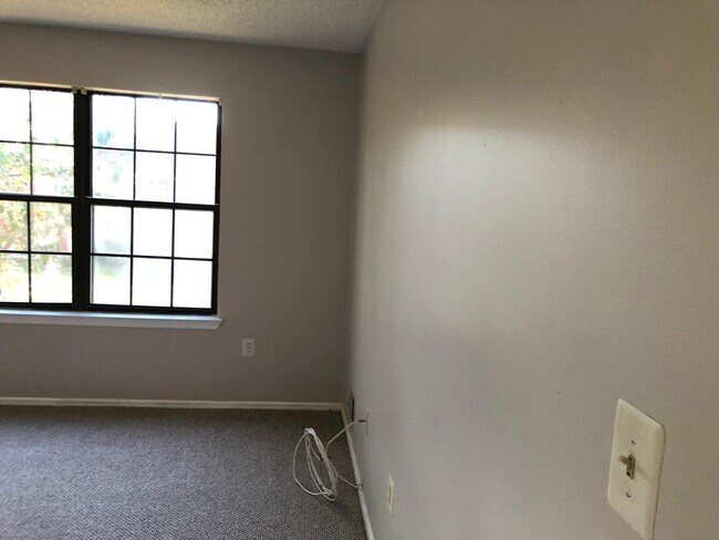 Building Photo - 41 Rickard Ct