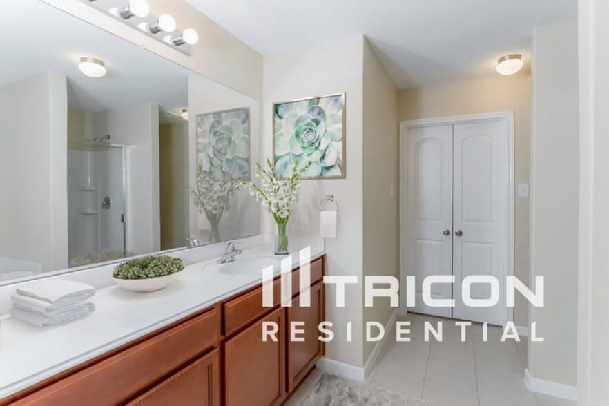 Building Photo - 437 Palomino Stand Dr