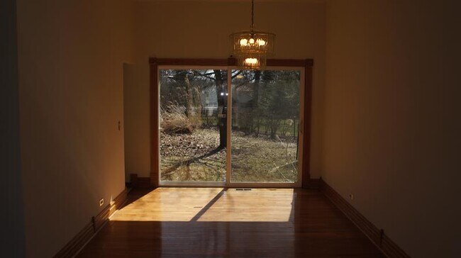 Building Photo - 326 Meadowrue Ln