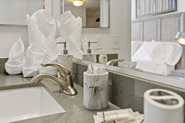 Building Photo - 1751 Pinnacle Dr