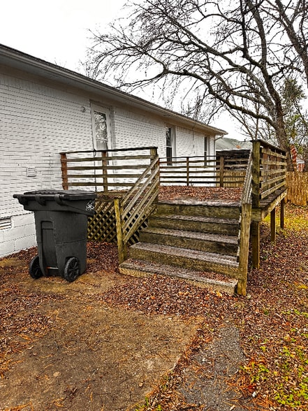 Building Photo - 101 Park Cir