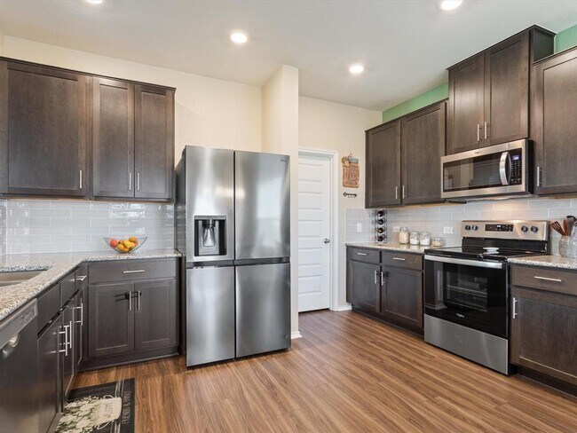 Building Photo - 753 Bailey Park Dr