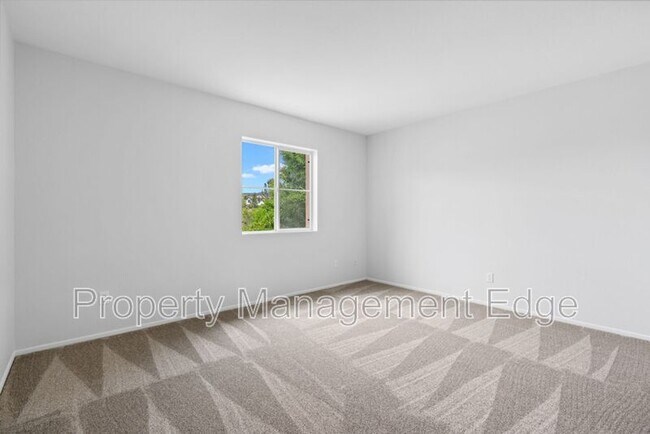 Building Photo - 32042 Freesia Ct