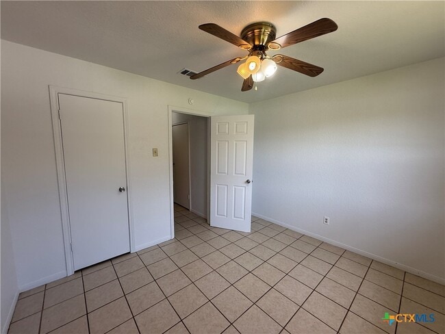 Building Photo - 205 Jason Dr