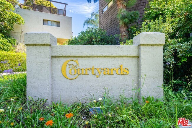 Building Photo - 950 Kings Rd