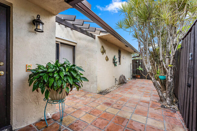 Building Photo - 2503 Waterview Cir