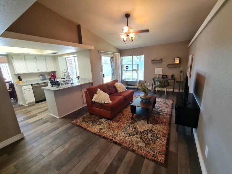 Building Photo - 7944 W Charter Oak Rd