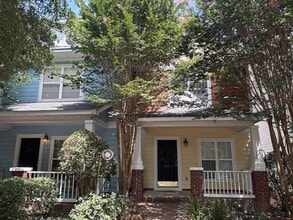 Building Photo - Townhouse in Hampton Forest