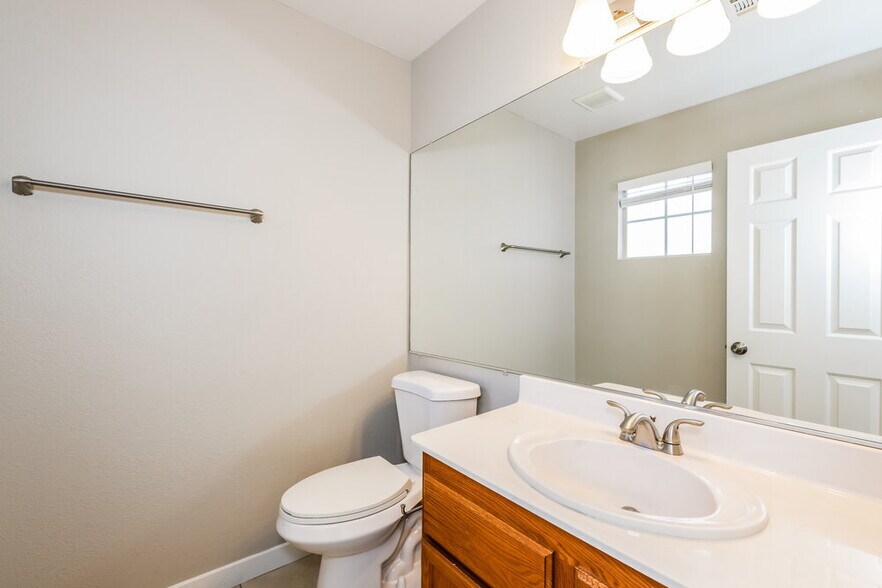 Building Photo - 2181 Hearts Club Dr