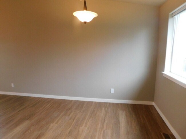 Building Photo - 297 Helton Way SE