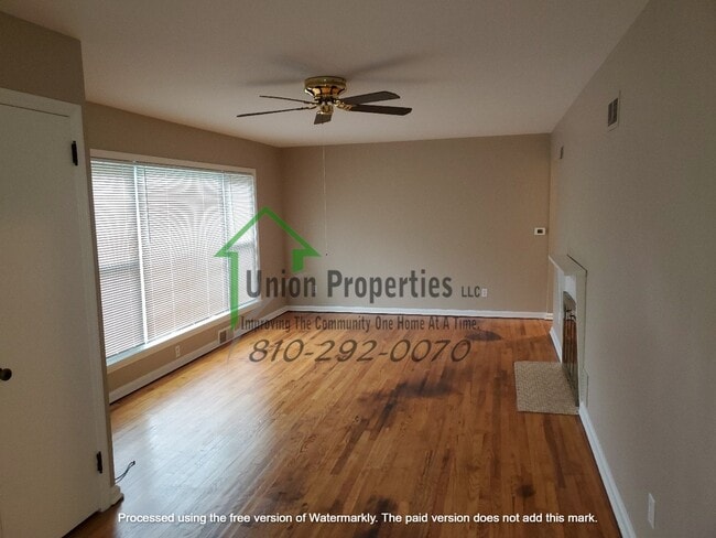 Building Photo - 4034 Pine Grove Ave