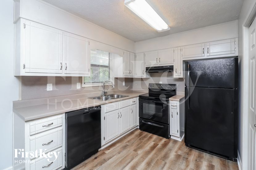 Building Photo - 2845 Tray Ct