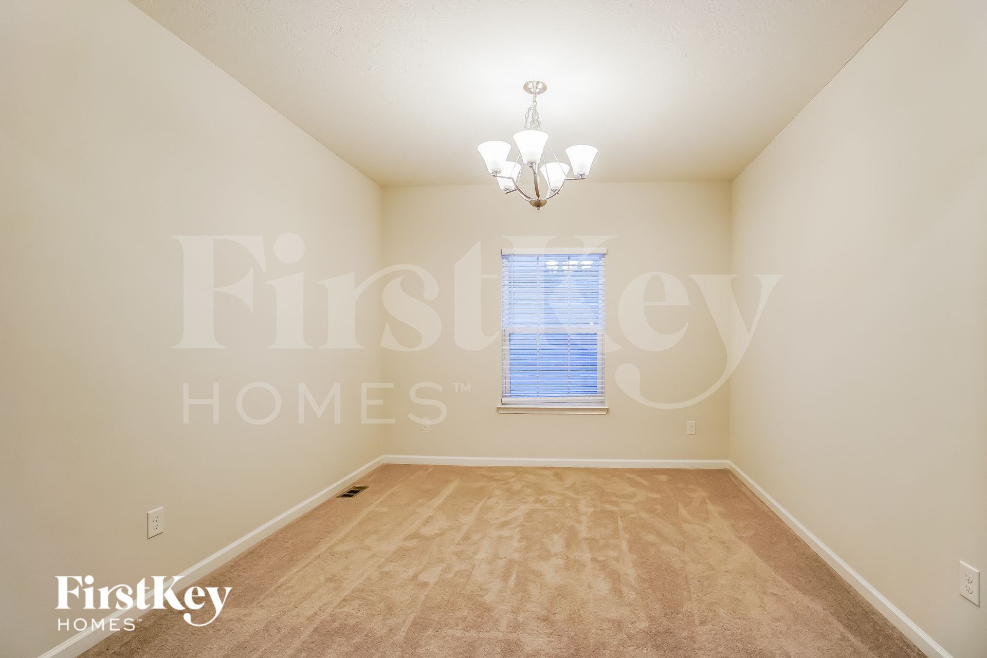 Building Photo - 717 Wallace Dr