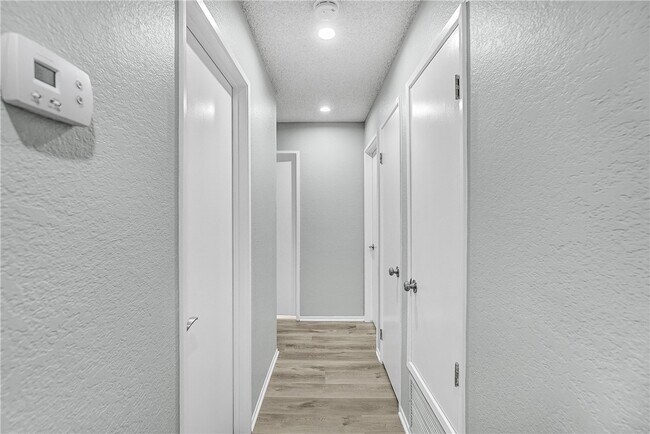 Building Photo - 1721 Viridan Ave