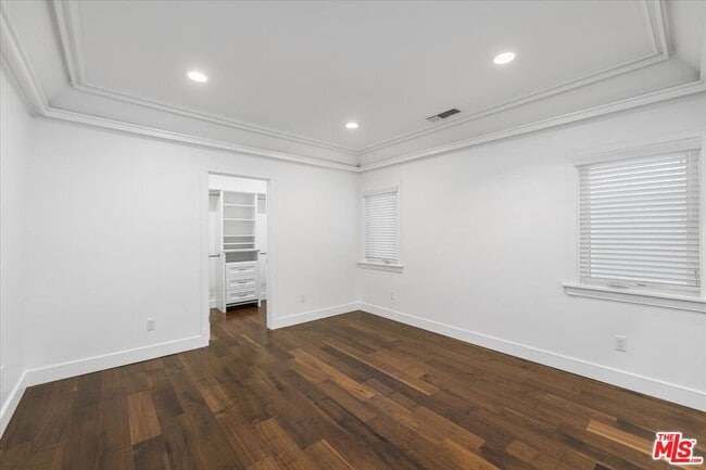 Building Photo - 645 N Sierra Bonita Ave