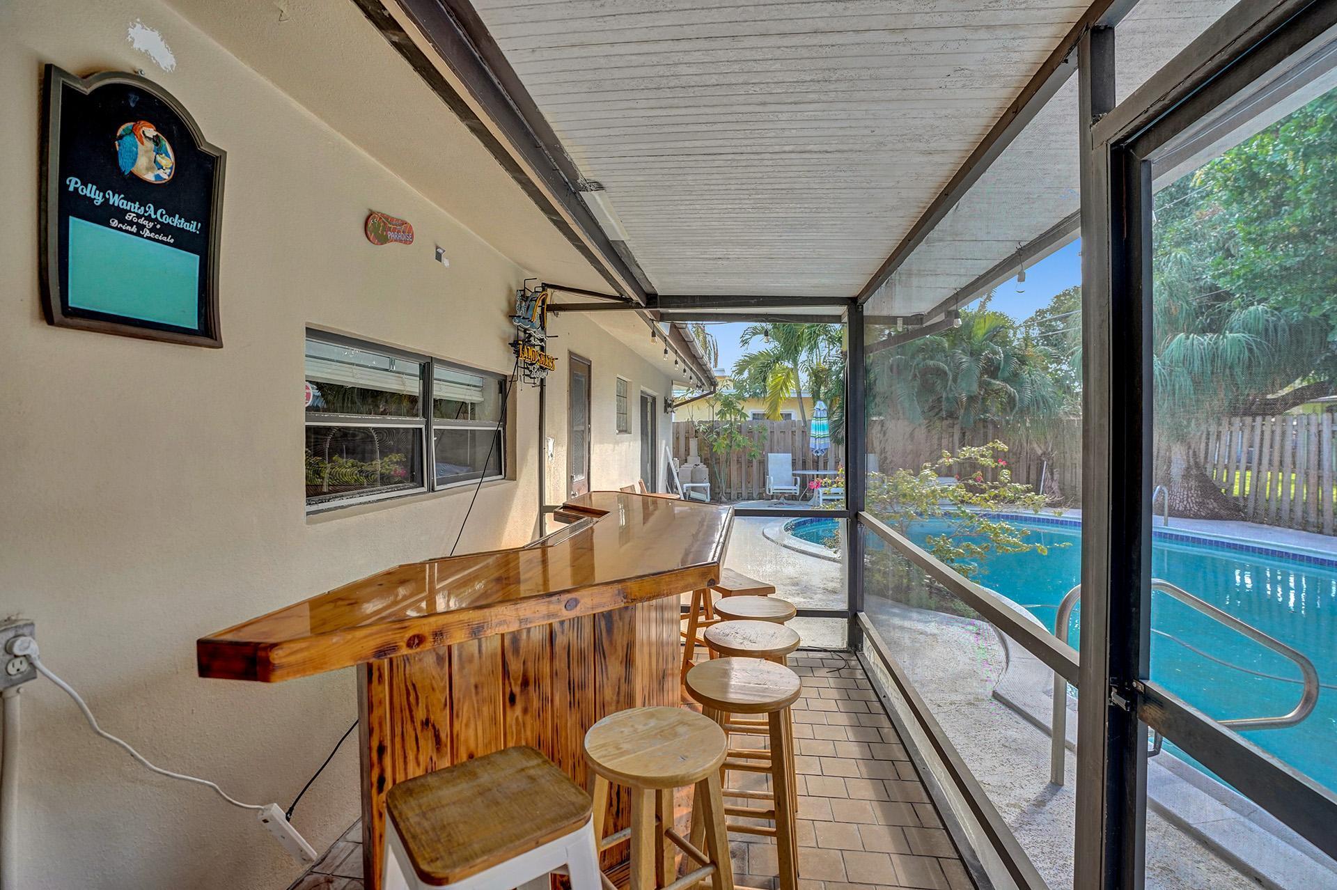 Building Photo - 2620 NE 19th St