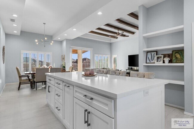 Building Photo - 32 Stone Oak Dr