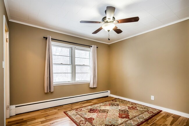 Building Photo - 290 Killington Ave