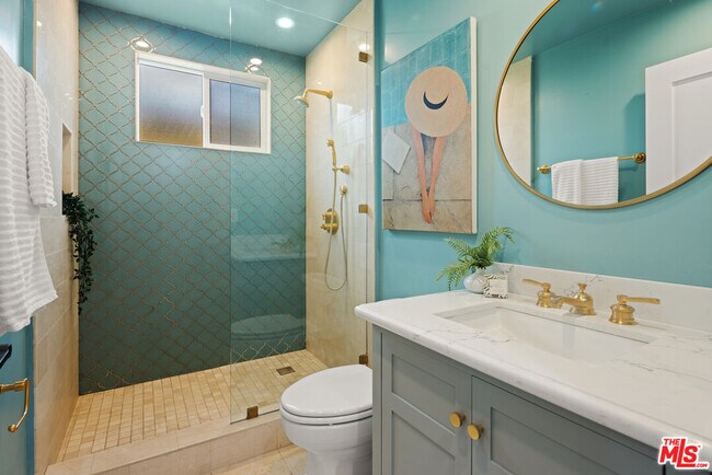 Building Photo - 2613 5th St