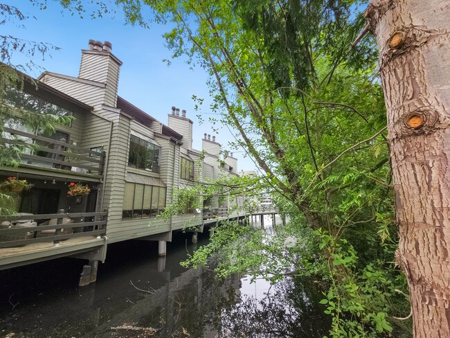 Building Photo - On-the-Water Living Experience: 2BR/2BA Co...